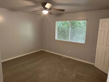 Main picture of 630 W Allen Cv