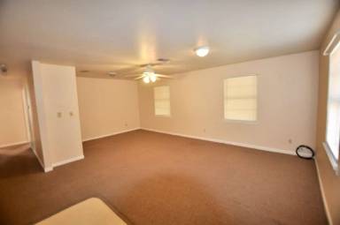 Main picture of 105 Cottonwood St