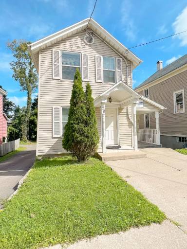 Main picture of 70 Groton Ave