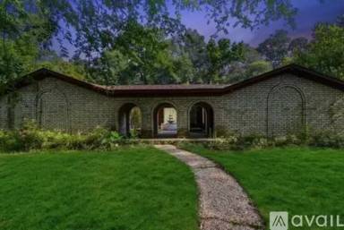 Main picture of 2319 Flamingo St