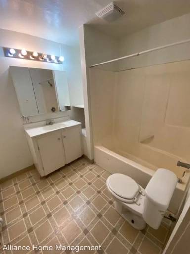 Main picture of 226 N Line St