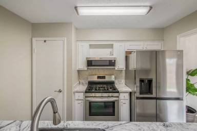 Main picture of 2521 Longmire Dr