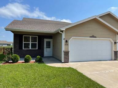 Main picture of 2610 Buttonwood Dr