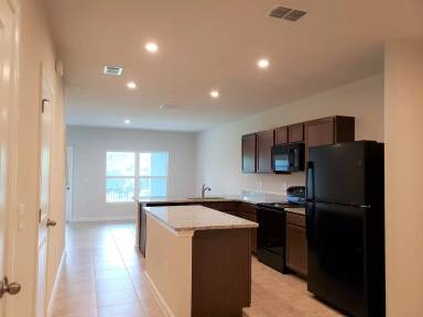 Main picture of 385 Sedgewick Dr