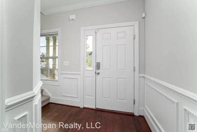 Main picture of 826 Erika Ln