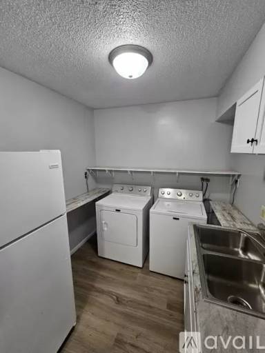 Main picture of 1160 Oakview Dr