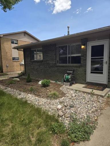 Main picture of 1706 Larch St