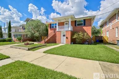 Main picture of 2819 Oak St