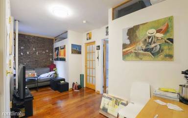 Main picture of 520 E 11th St