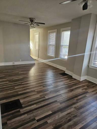 Main picture of 452 Whitelaw Ave