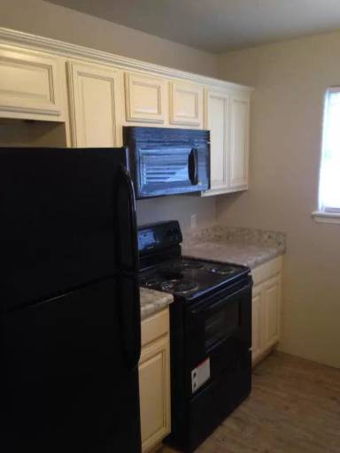 Main picture of 1315 S 12th St