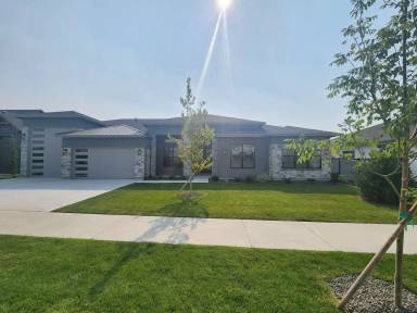 Main picture of 124 S Eagles Roost Way
