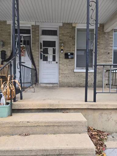 Main picture of 1121 W King St