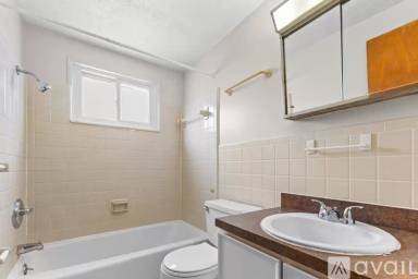 Main picture of 125 E Saginaw Hwy