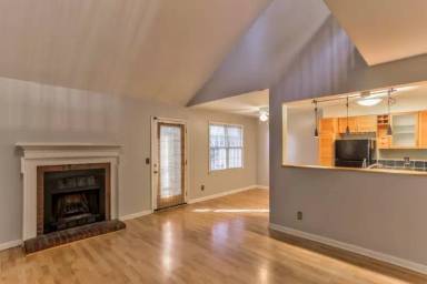 Main picture of 795 Myrtle St NE