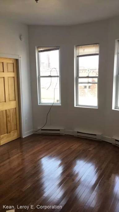 Main picture of 728 Tasker St