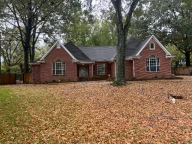 Main picture of 3020 Logancrest Cv