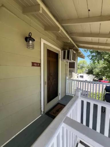 Main picture of 101 W 18th St