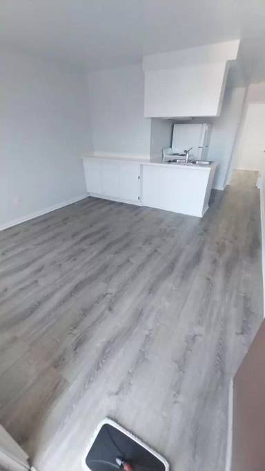Main picture of 4336 Iowa St