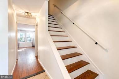 Main picture of 1640 Mount Airy Ct