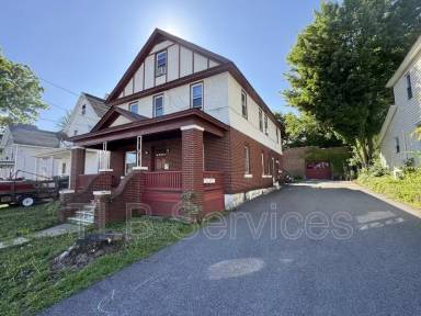 Main picture of 221 3rd St