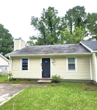 Main picture of 425 Cedar Creek Dr