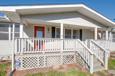Main picture of 466 Warrenton Shores Dr