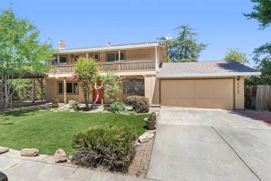 Main picture of 3427 Breton Ave