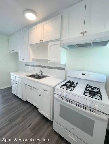 Main picture of 13729 Penn St