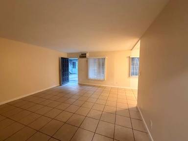 Main picture of 9035 Orion Ave