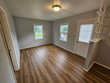 Main picture of 701 W Main St