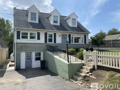 Main picture of 4040 E Newport Rd