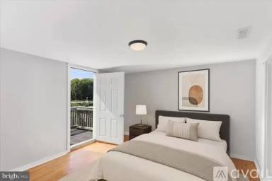 Main picture of 204 Cutler Ave