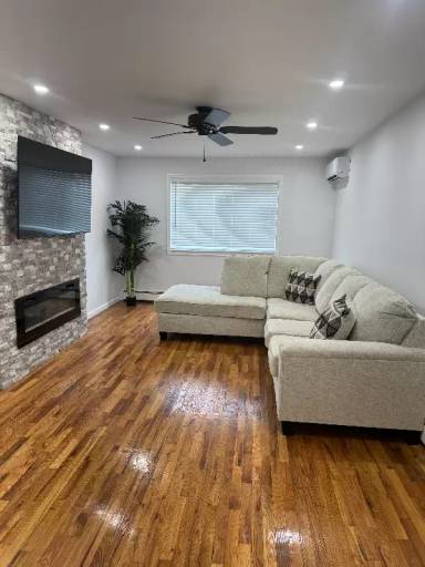 Main picture of 224 E St
