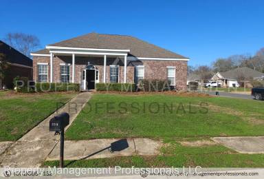 Main picture of 290 Cherry Bark Dr