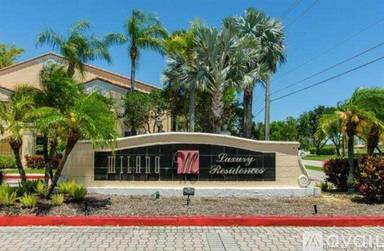Main picture of 1727 Village Blvd