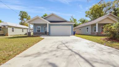 Main picture of 908 Mulberry Ave