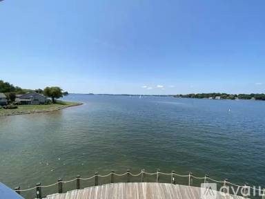 Main picture of 18609 Vineyard Point Ln