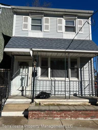 Main picture of 305 Essex St