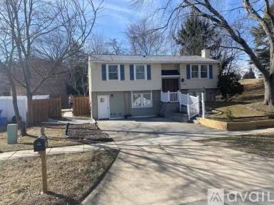 Main picture of 19204 Saint Johnsbury Ln