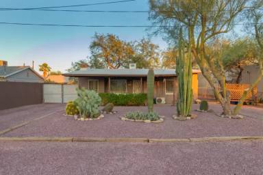 Main picture of 2618 N Edith Blvd