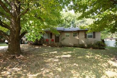 Main picture of 111 N Florene St