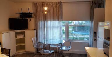 Main picture of 1221 E Hawthorne Cir