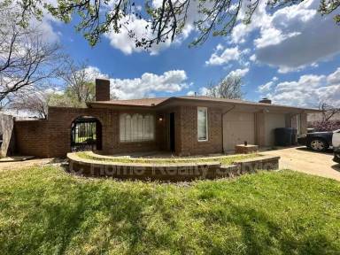 Main picture of 3606 Willow Springs Dr