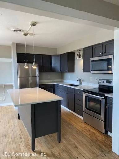 Main picture of Hill Place Apartments