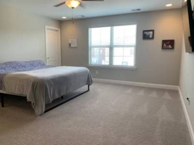 Main picture of 409 Longstone Rd