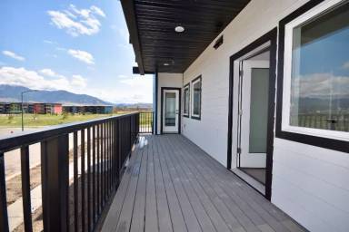 Main picture of 1595 N 25th Ave