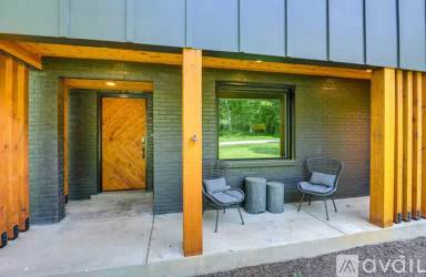 Main picture of 930 Downey Dr