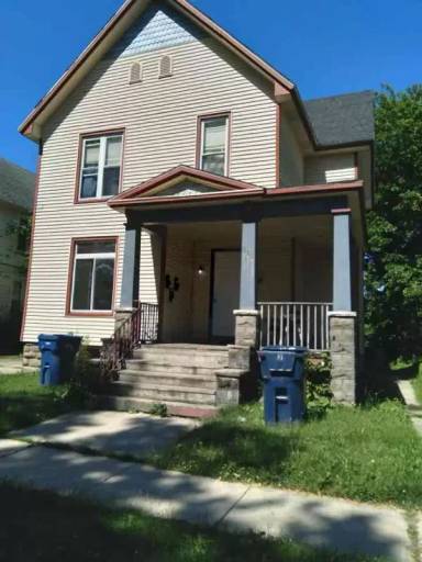 Main picture of 311 N Van Buren St