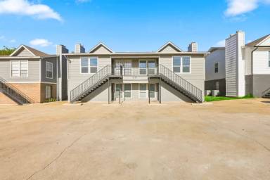Main picture of 8133 Foxfire Ln
